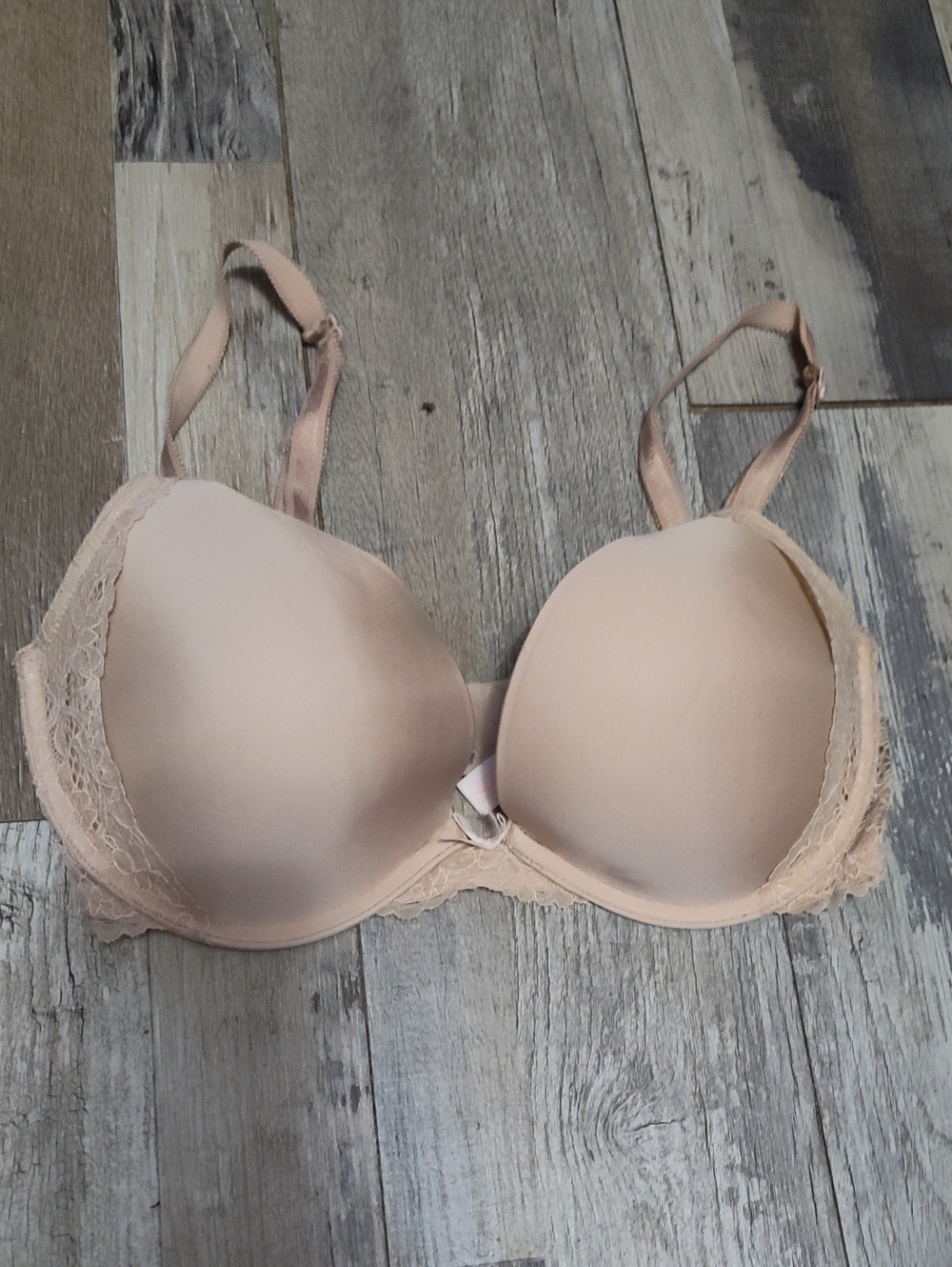 Victoria's Secret Dream Angels 32DD Light Beige Lace-Trim Push Up Underwire Bra
